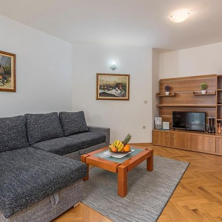 Apartment Amela Porec Exterior photo